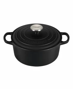 Le Creuset 3.5-Qt. Signature Round Dutch Oven