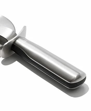 OXO Steel Pizza Wheel 5 OXO Steel Pizza Wheel - Image 3